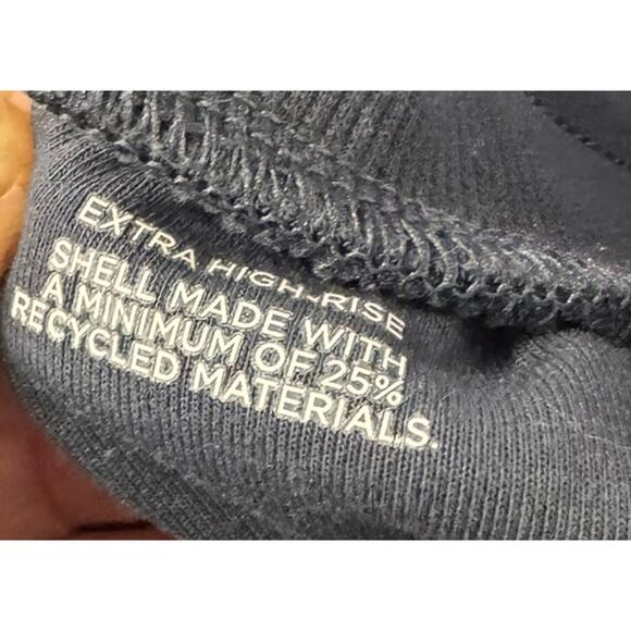 Old Navy Active Dynamic Fleece Large Womens Navy Blue Athletic Shorts - Picture 4 of 7